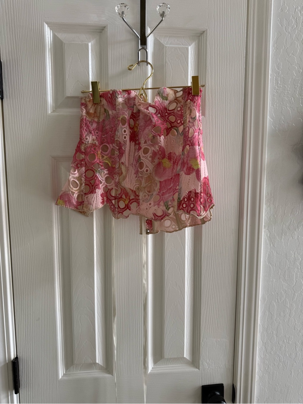 PrettyLittleThing Pink Printed Mesh Crop Top
